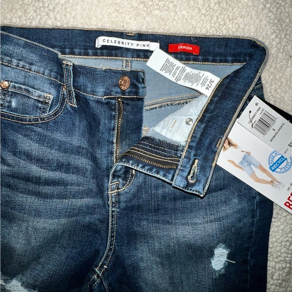 Bermuda length shorts - Picture 4 of 5